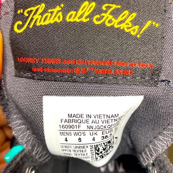 Converse Looney Tunes Men’s Size 4/ Women’s Size 6 High Top Sneaker. - Picture 5 of 8